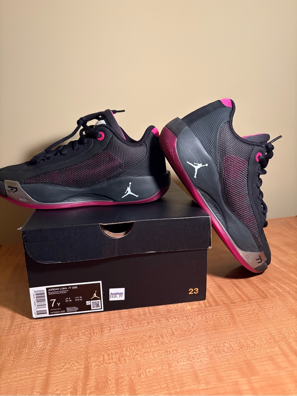 Jordan Women's Low-Top Sneakers in Black and Pink